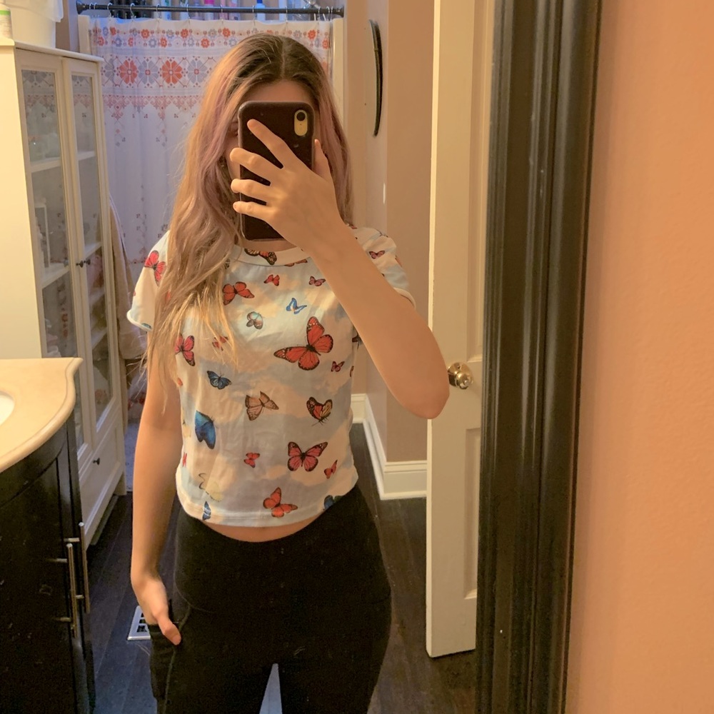 SHEIN Cropped Butterfly Shirt 🦋